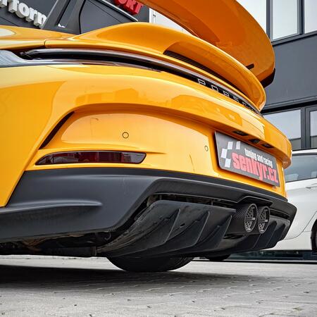 Instalace výfuku Akrapovič 'Limited Edition' do Porsche...