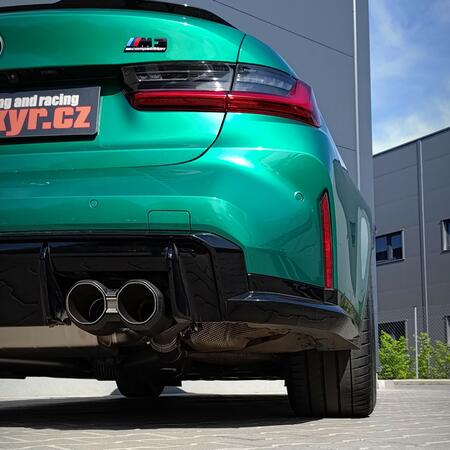 Dostaňte víc ///M ze svého BMW M3 díky @akrapovic...
