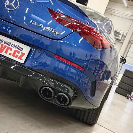 Modernizovaný Mercedes-AMG CLA 45 S dostal mildhybridní...
