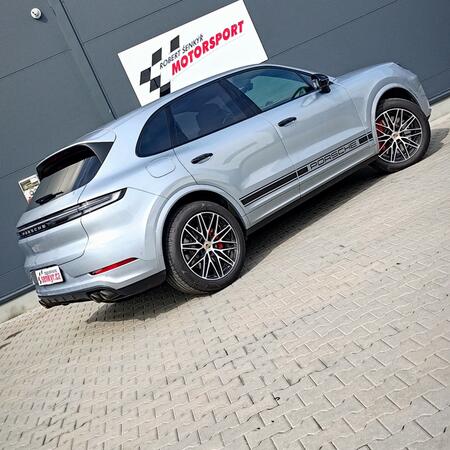 Nový Porsche Cayenne 536.2 se zabydlel na českém...
