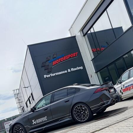 Společně s @akrapovic jsme dnes představili našim...