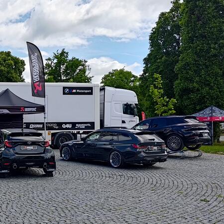 Dnes začaly LEGENDY 2025!
Ikonický @akrapovic je...