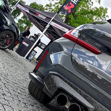 Dnes začaly LEGENDY 2025!
Ikonický @akrapovic je...