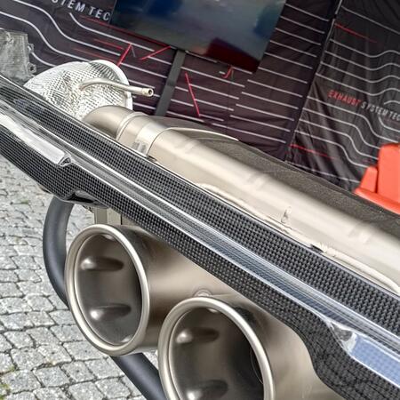 Dnes začaly LEGENDY 2025!
Ikonický @akrapovic je...