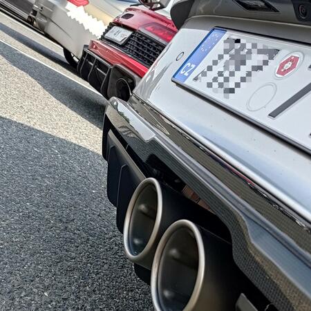 Legenda Akrapovič se zrodila na závodních...