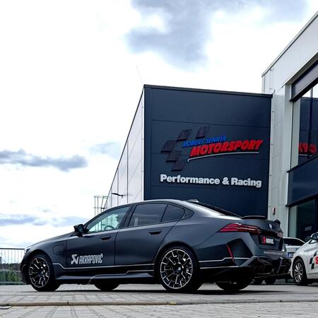 Sportovní výfuk Akrapovič pro nové...