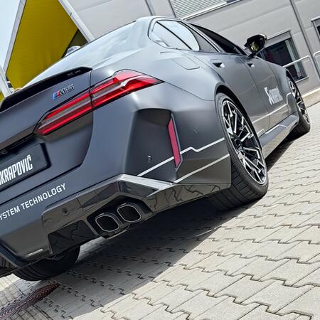 Sportovní výfuk Akrapovič pro nové...