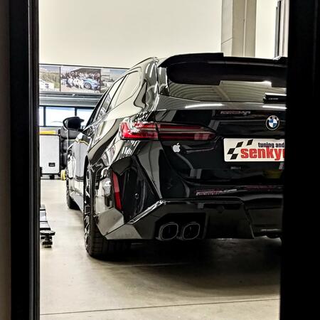 Sportovn&iacute; v&yacute;fuk Akrapovič pro hybridn&iacute;...