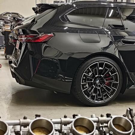 Sportovn&iacute; v&yacute;fuk Akrapovič pro hybridn&iacute;...