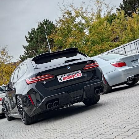 Sportovn&iacute; v&yacute;fuk Akrapovič pro hybridn&iacute;...