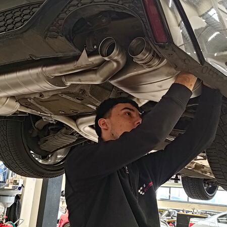 Instalovali jsme sportovn&iacute; v&yacute;fuk Akrapovič&nbsp;...