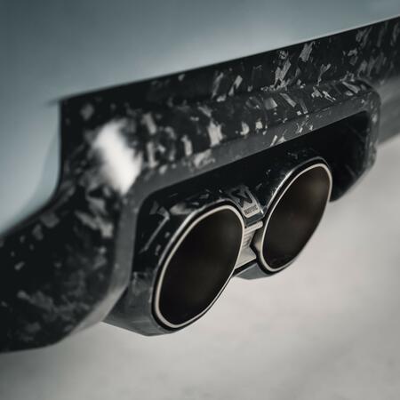 Ke sportovn&iacute;mu v&yacute;fuku Akrapovič pro aktu&aacute;ln&iacute;...