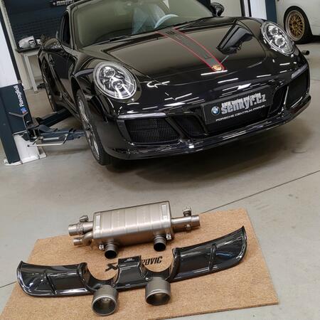 Tohle krásné Porsche 911 Carrera 4S dostalo na...