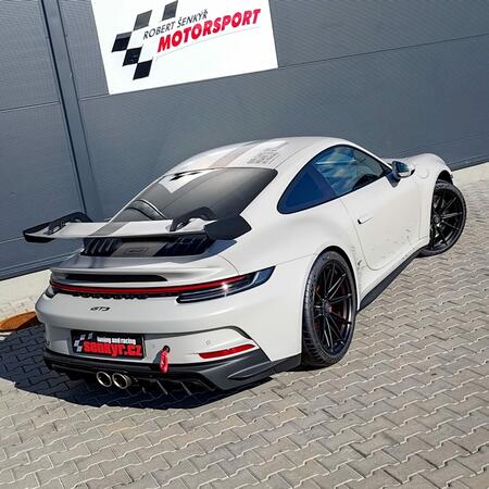 Nevybavit Porsche 911 GT3 (992) novým výfukovým...